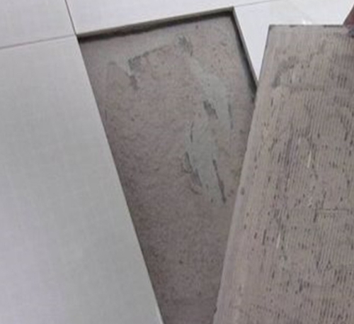 金昌瓷砖空鼓维修公司分享瓷砖铺贴时如果打浆（即涂抹在瓷砖背面和基层上的砂浆或瓷砖胶）过少，会带来以下问题